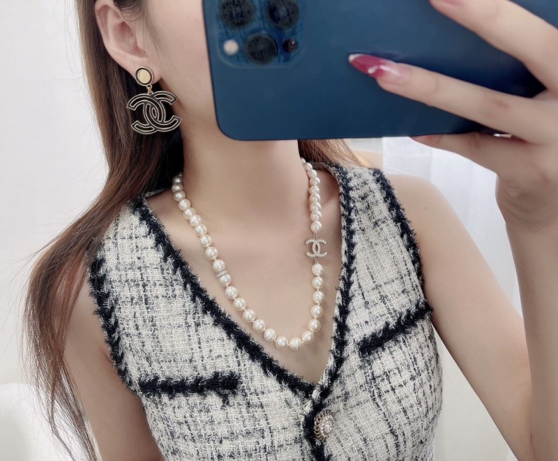 Ch**el earrings